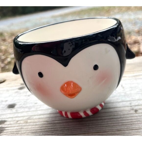 Penguin-Themed Holiday Treat Bowl By Hallmark - Picture 6 of 11